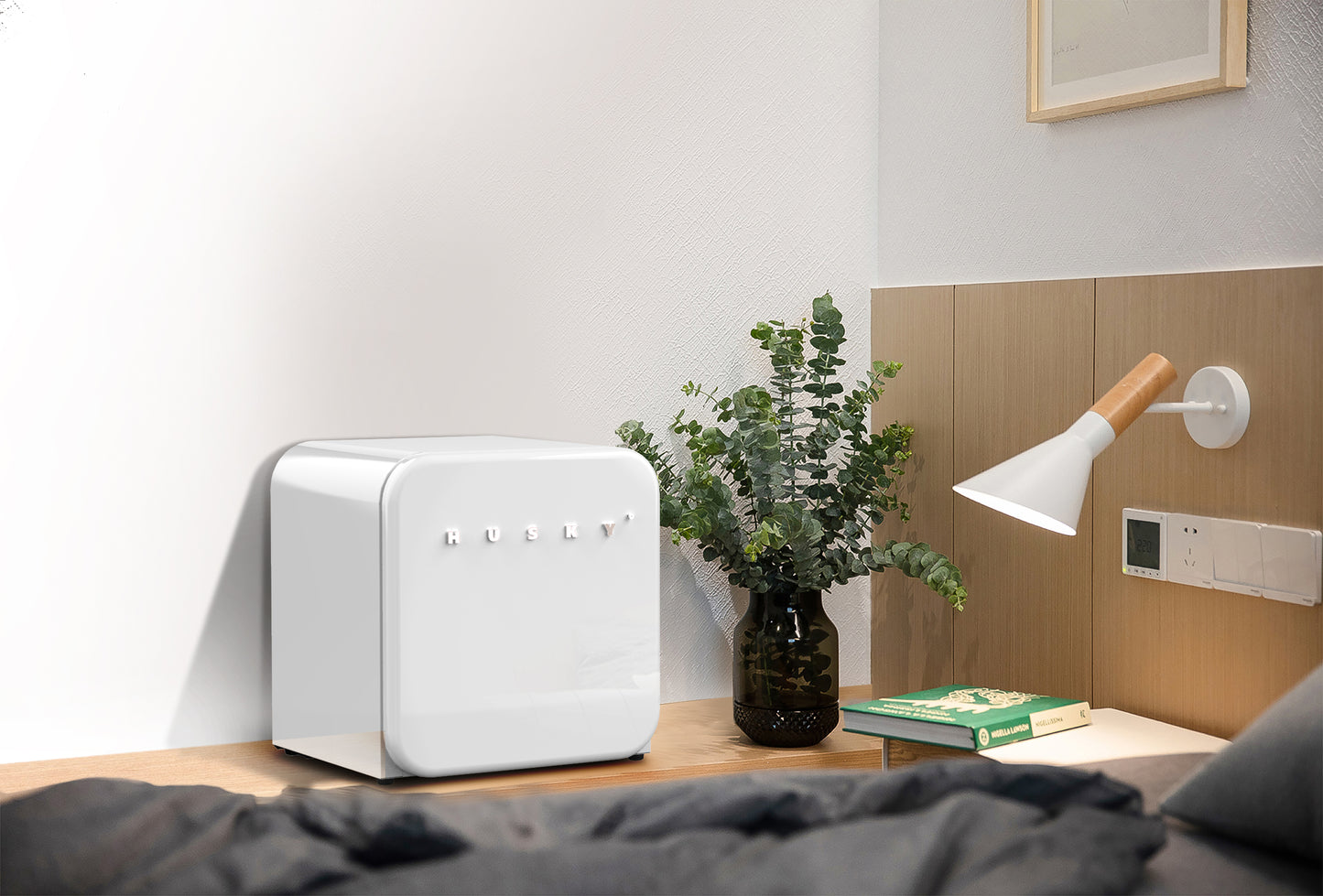 Husky 43L Retro Style 1.5 C.ft. Freestanding Mini Fridge in White